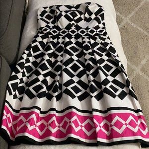 London Times size 6 strapless patterned dress